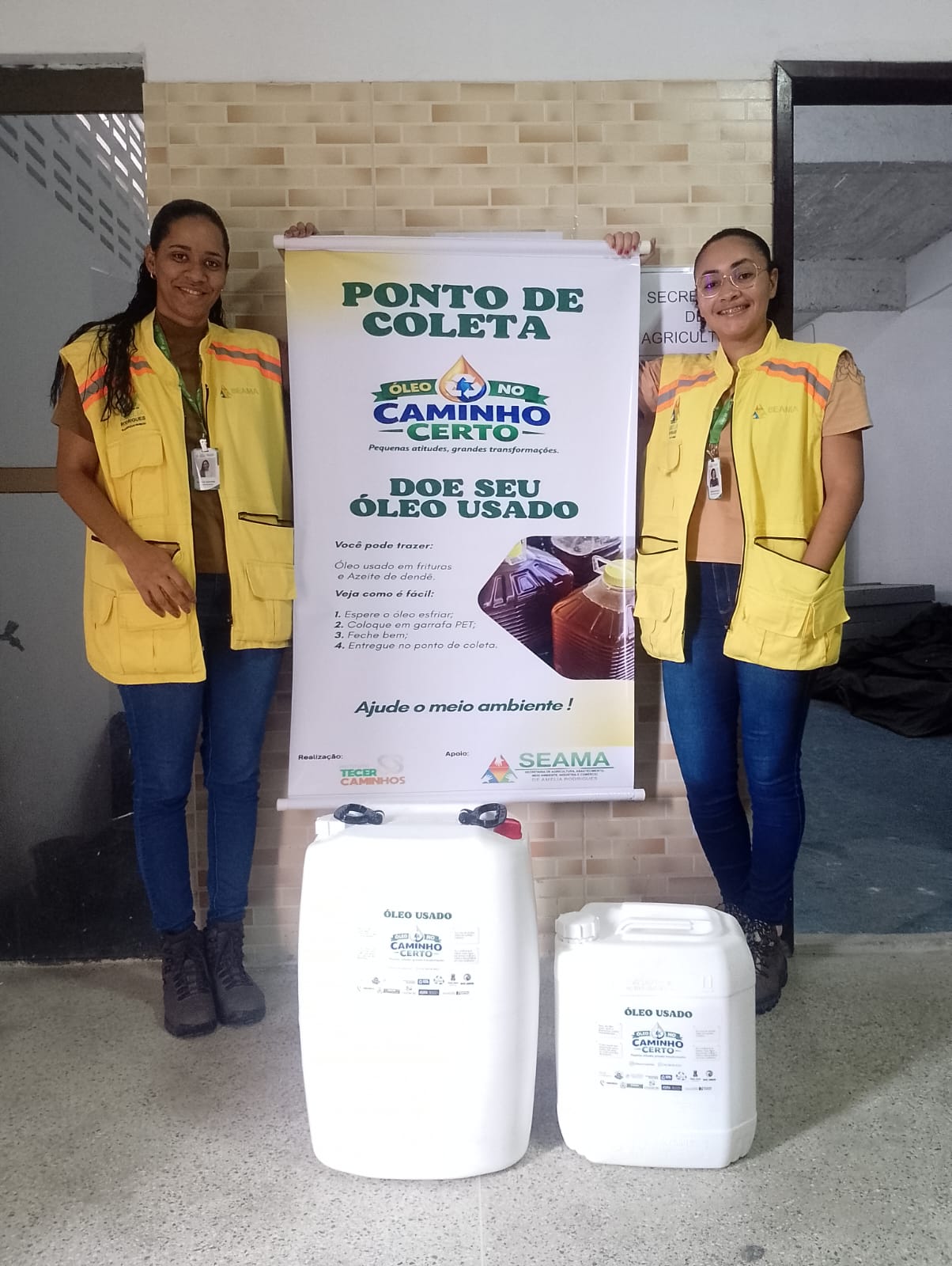 Garrafa com óleo usado do projeto Óleo no Caminho Certo
